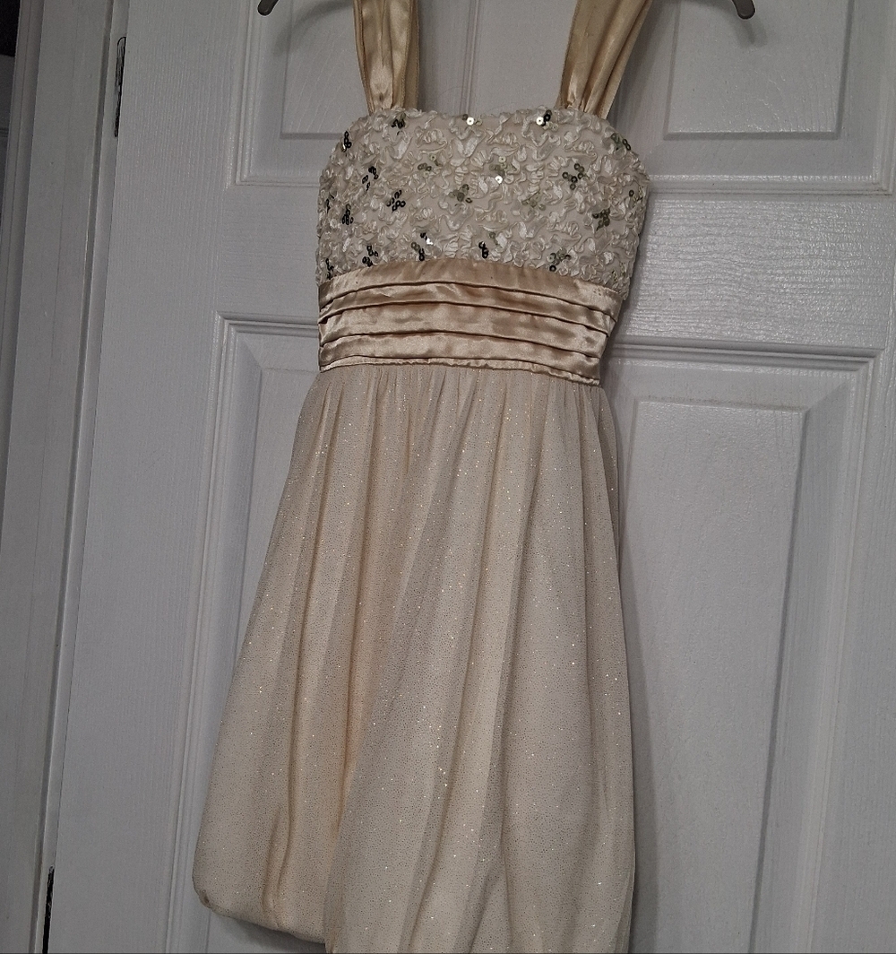 Speechless Cream and Gold Kids Formal Dress Size 7. 02